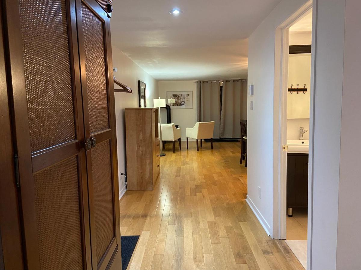 Condo Hotel Au Pied Du Mont Orford エクステリア 写真